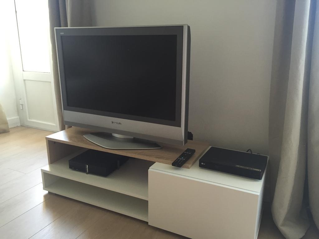 2 Bedrooms In Central Location On The Famous Place Massena *