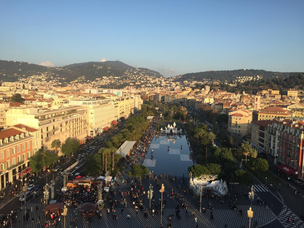 2 Bedrooms In Central Location On The Famous Place Massena
