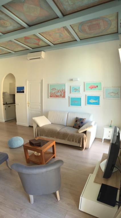 2 Bedrooms In Central Location On The Famous Place Massena
