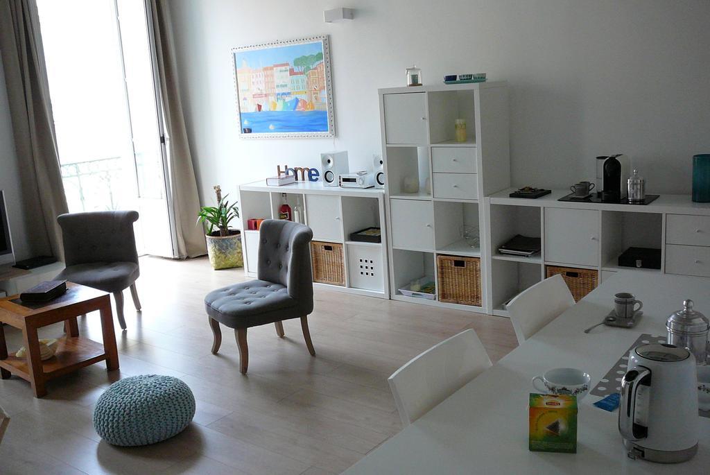 2 Bedrooms In Central Location On The Famous Place Massena Appartement