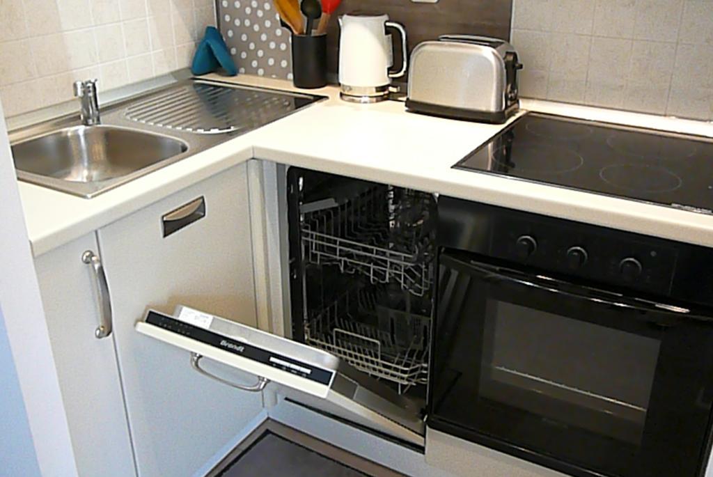 2 Bedrooms In Central Location On The Famous Place Massena Appartement *