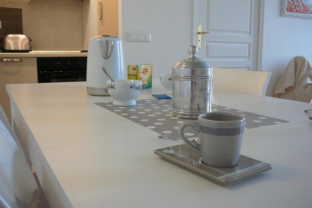 2 Bedrooms In Central Location On The Famous Place Massena Appartement Nice